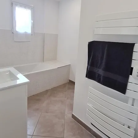 Equipes En Lorraine, Parking Prive - Fr-1-584-351 Jezainville