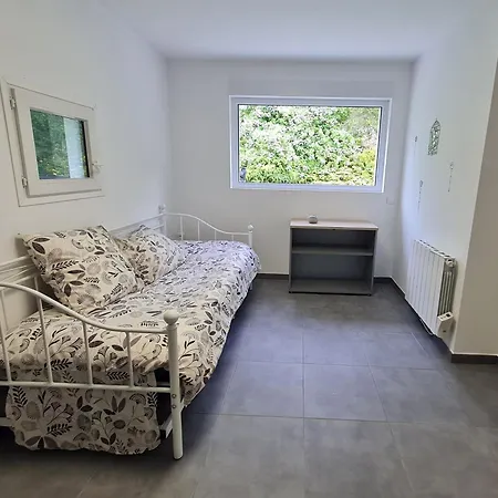 Equipes En Lorraine, Parking Prive - Fr-1-584-351 * Jezainville
