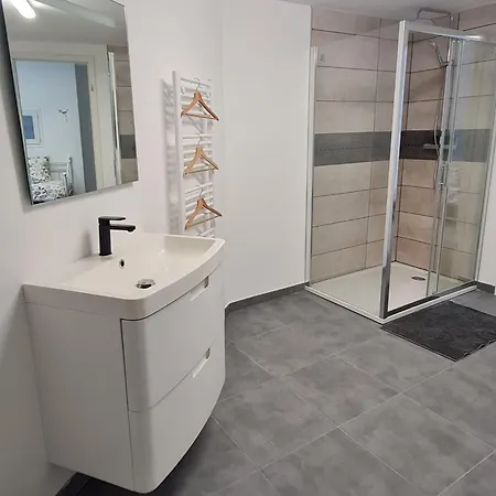 Equipes En Lorraine, Parking Prive - Fr-1-584-351 * Jezainville